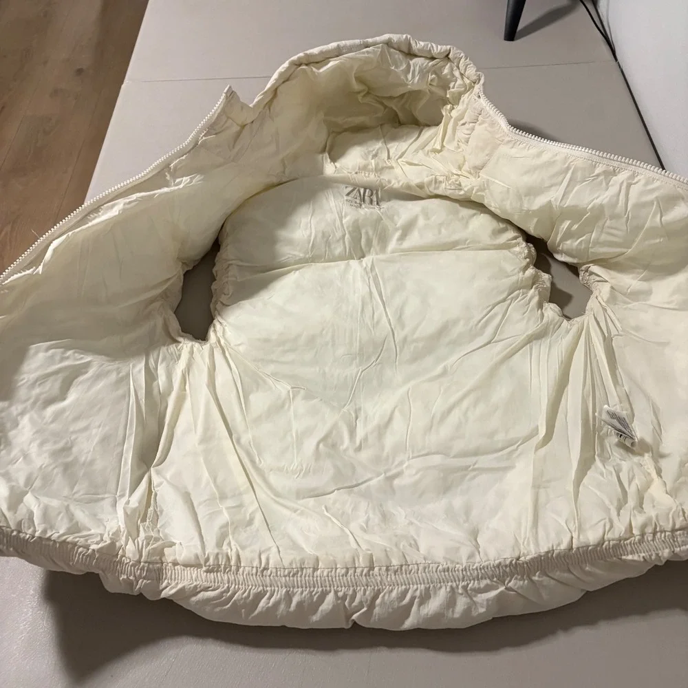 Zara Kids Hooded Puffer Vest Cream Off-White Full Zip Pockets Sz 8-9 Years 130